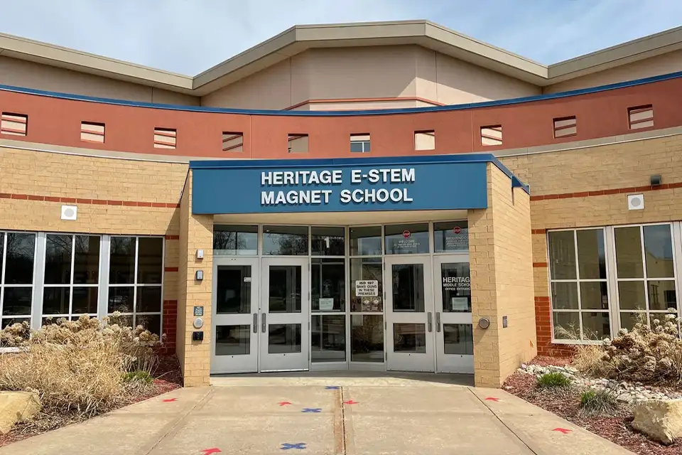 École Heritage Park Middle School 3